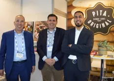 Awny Youssef, Ruud Salari en Abdel Salem vertelden bij Pita-bakkerij Caïro dat hun biologische pitabroodjes vooral in Duitsland gretig aftrek vinden. 