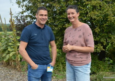 Gerrie van der Westen (Bakkerij Van der Westen) met Roosmarijn Saat (Biowinkelvereniging). 