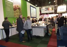 Deli XL pakte uit met veel versproducten in de stand. Foodservice groothandel Deli XL en Wessanen Benelux hebben de afgelopen week bekendgemaakt dat ze samen 1.000 biologische producten beschikbaar maken voor klanten van Deli XL.