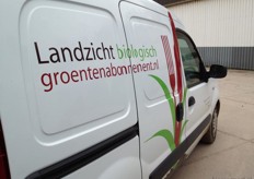 De bestelauto waarmee de groente naar afhaalpunten gebracht wordt.